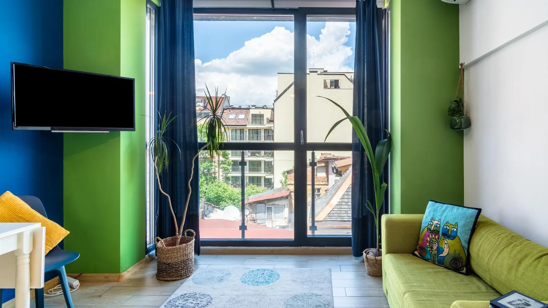 Artistic Flat In City Center For Business&Pleasure Trips location